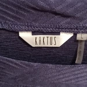 FINAL PRICE KAKTUS purple l/s geometrically designed print blouse Large